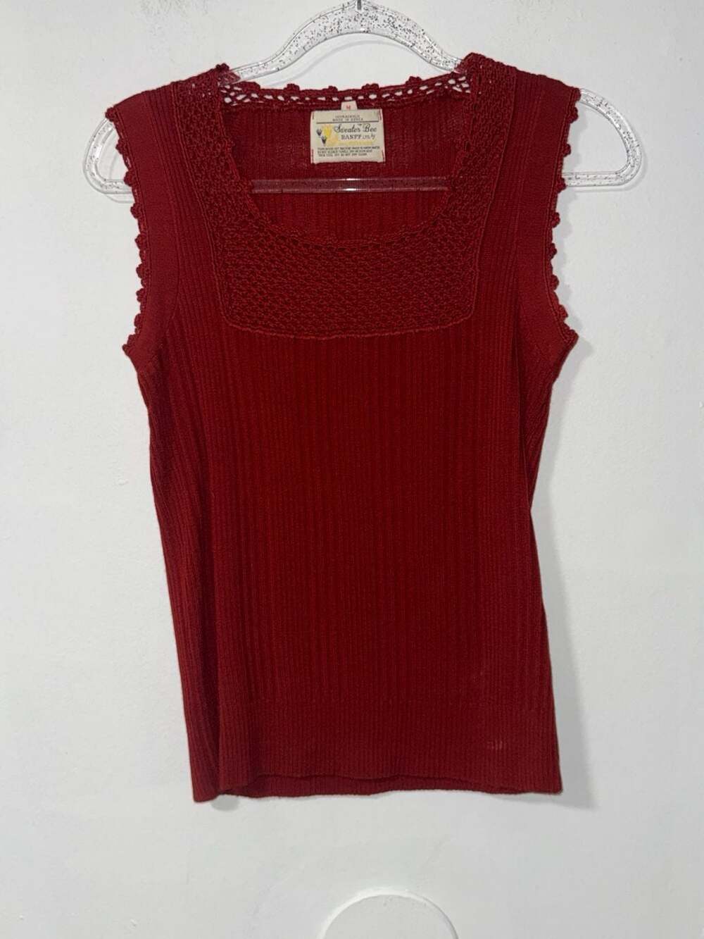 Vintage Sweater Bee Banff LTD. Tank Top Size M Red Crochet